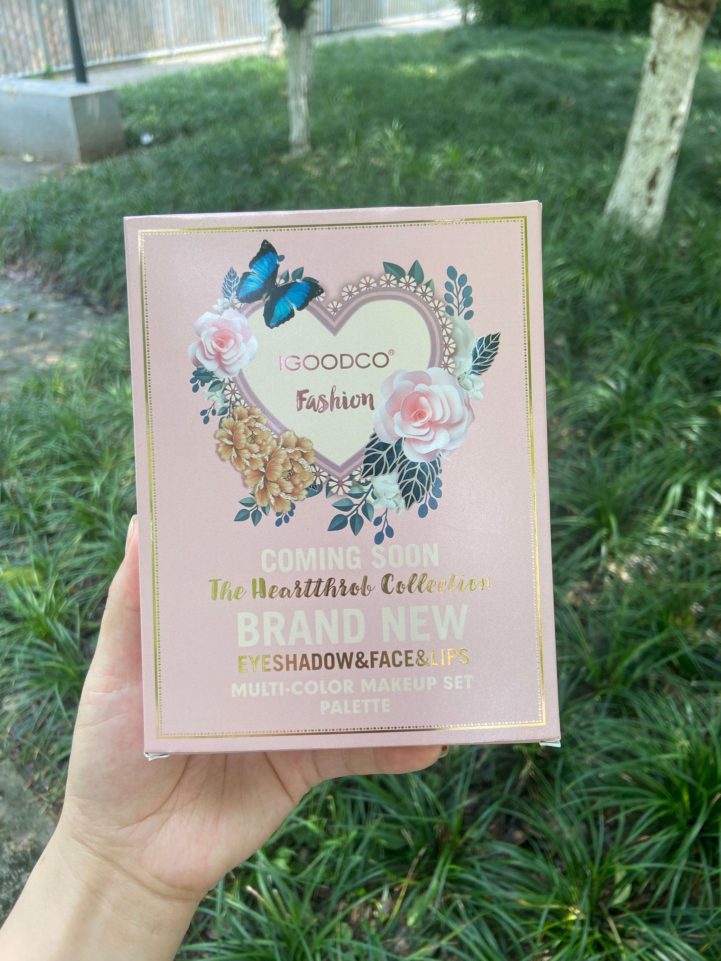 مجموعة مكياج احترافية شاملة بـ - مراجعة Beauty Makeup Book وسعره