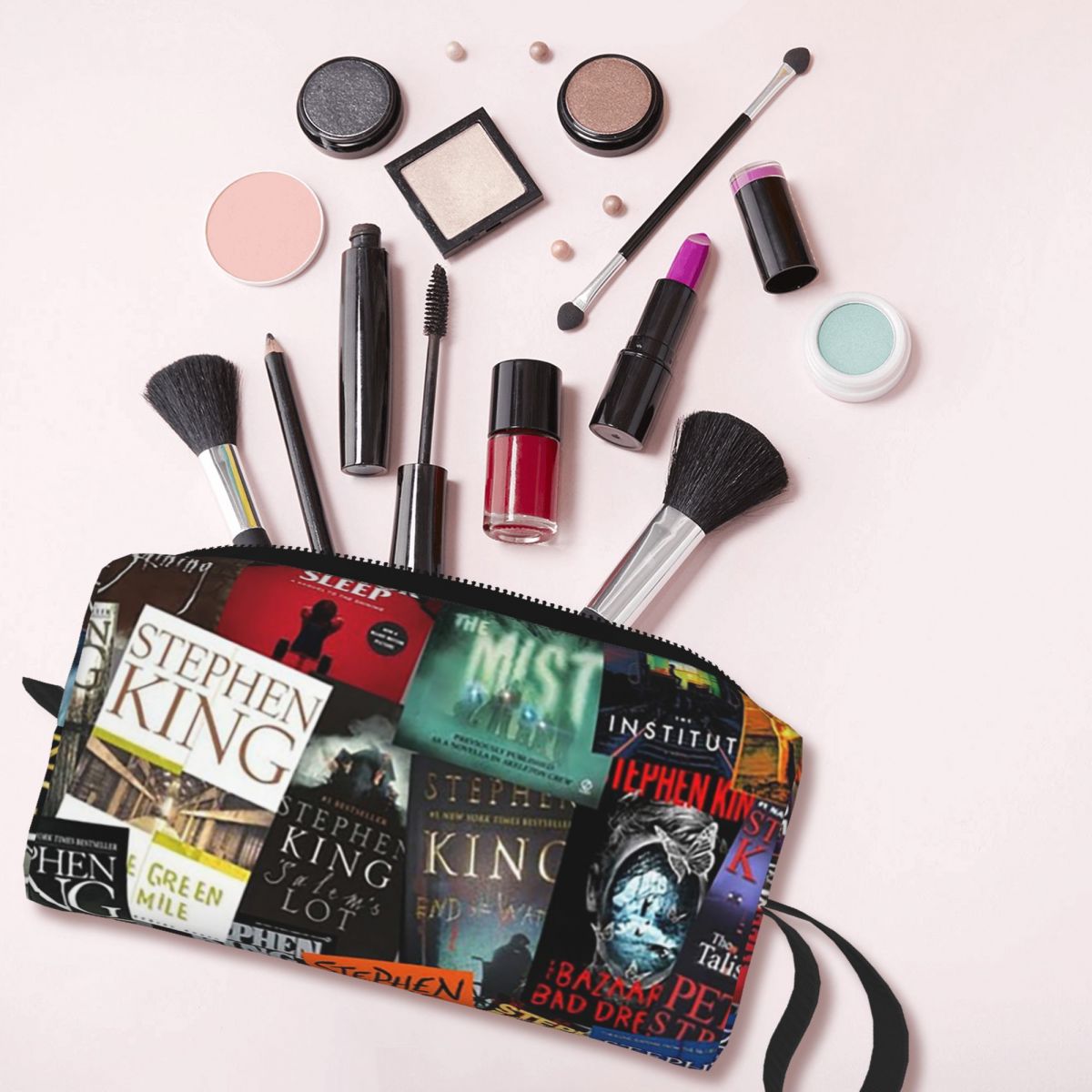 حقيبة مكياج بتصميم أغلفة كتب س - مراجعة Beauty Makeup Book وسعره