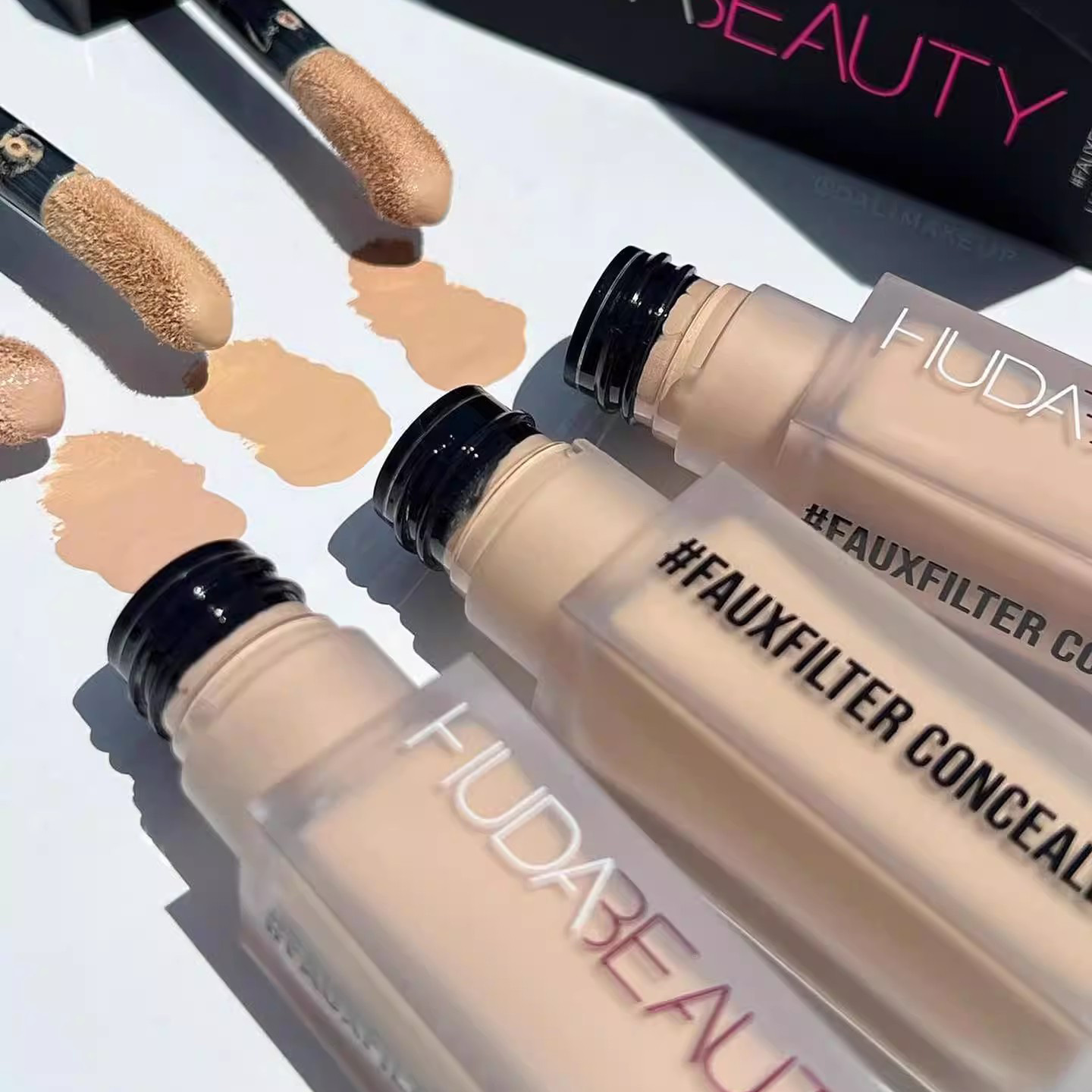 Huda Beauty Face Eye Concealer - مراجعة Huda Beauty Makeup Bag وسعره